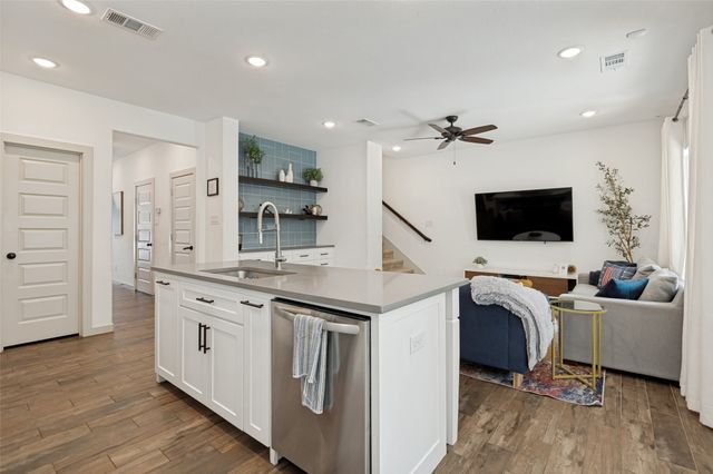 410 N Pecan Street, Arlington, TX 76011