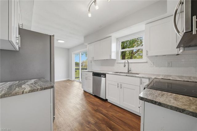 3713 Woodmere DR, Portsmouth, VA 23703