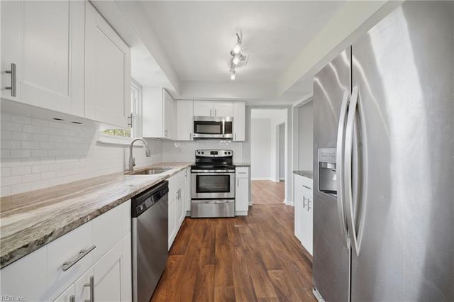 3713 Woodmere DR, Portsmouth, VA 23703