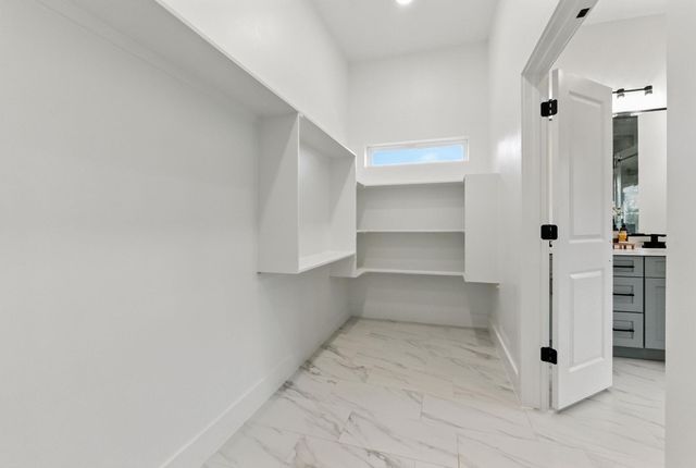 418 Bedford DR, Spicewood, TX 78669