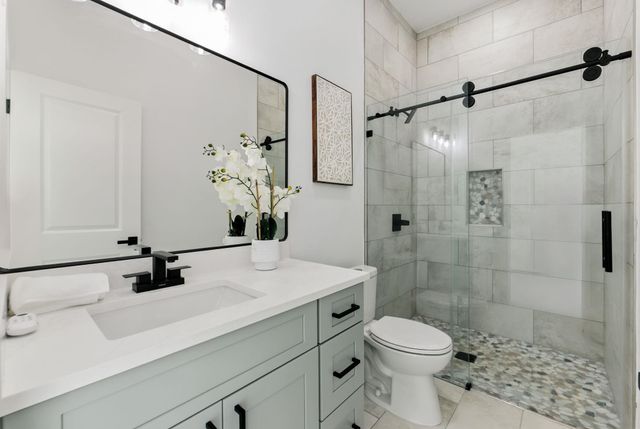 418 Bedford DR, Spicewood, TX 78669