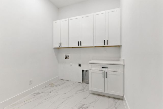 418 Bedford DR, Spicewood, TX 78669