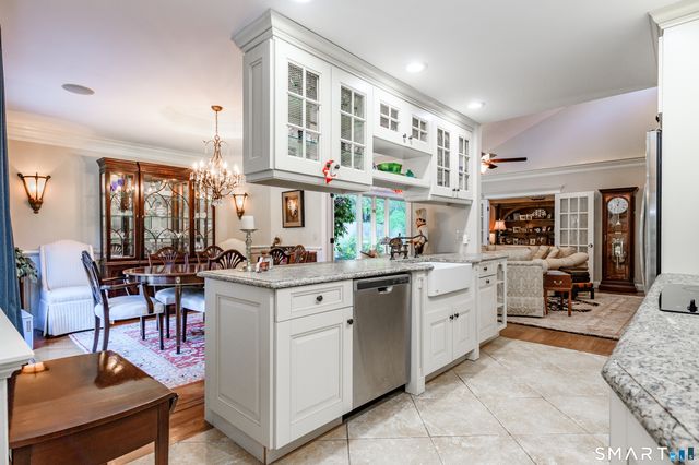 2 Bramble Bush 2, Avon, CT 06001