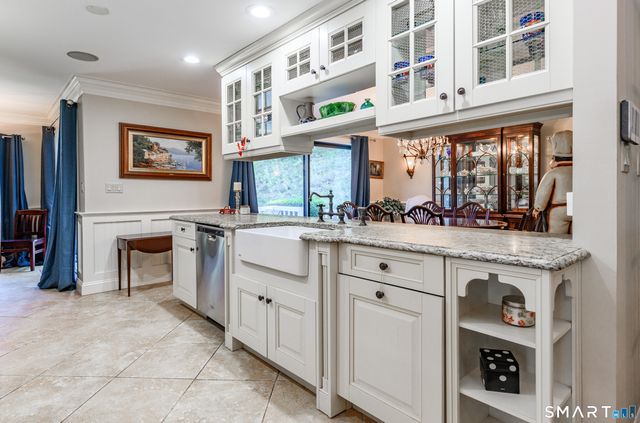 2 Bramble Bush 2, Avon, CT 06001