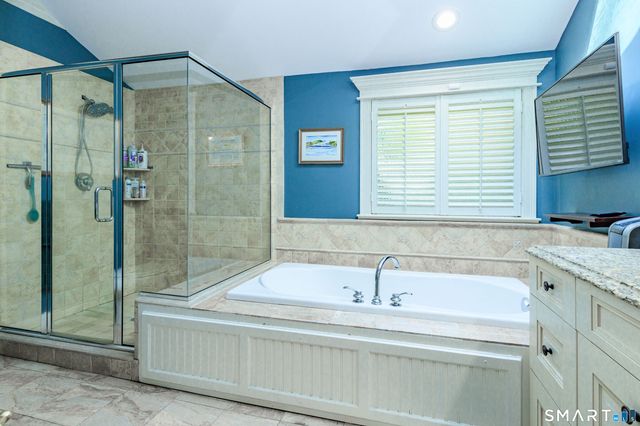 2 Bramble Bush 2, Avon, CT 06001