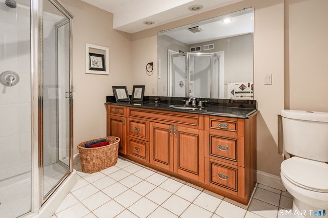 2 Bramble Bush 2, Avon, CT 06001