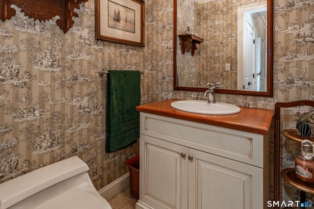 2 Bramble Bush 2, Avon, CT 06001