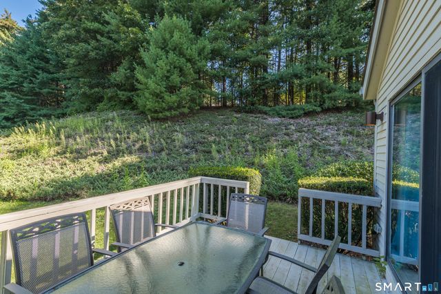 2 Bramble Bush 2, Avon, CT 06001