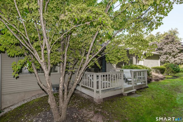 2 Bramble Bush 2, Avon, CT 06001