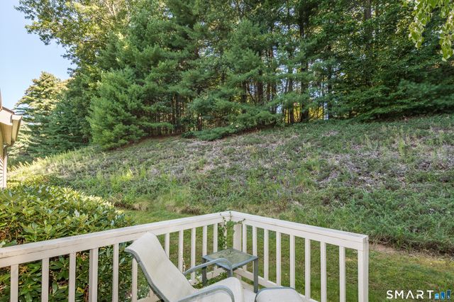 2 Bramble Bush 2, Avon, CT 06001