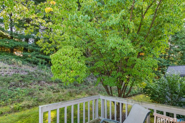 2 Bramble Bush 2, Avon, CT 06001