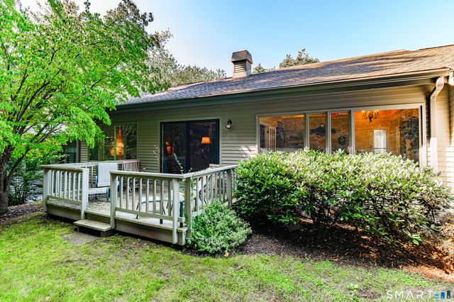 2 Bramble Bush 2, Avon, CT 06001