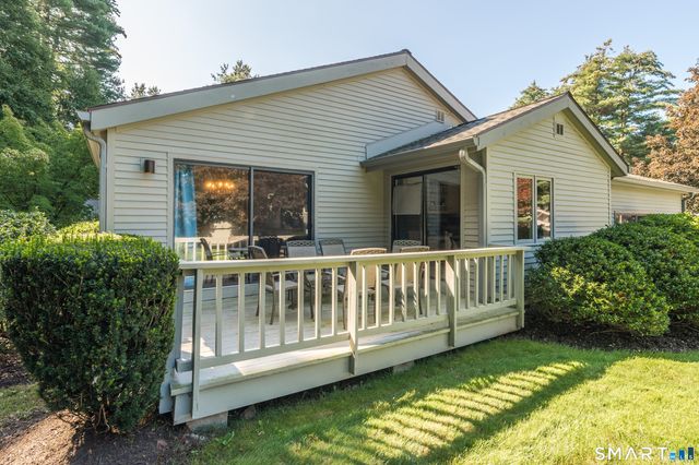 2 Bramble Bush 2, Avon, CT 06001