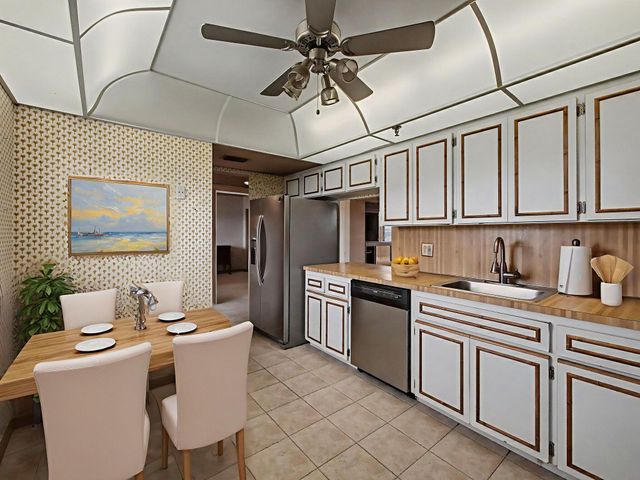 198 NW 67th Street 505, Boca Raton, FL 33487