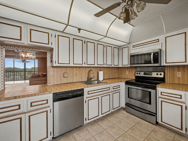 198 NW 67th Street 505, Boca Raton, FL 33487