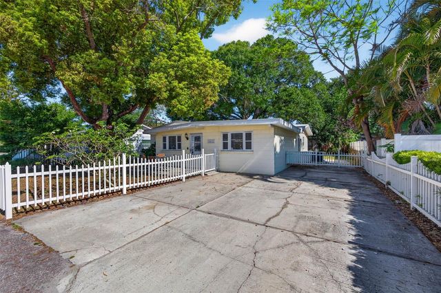 4413 W ROGERS AVENUE, Tampa, FL 33611