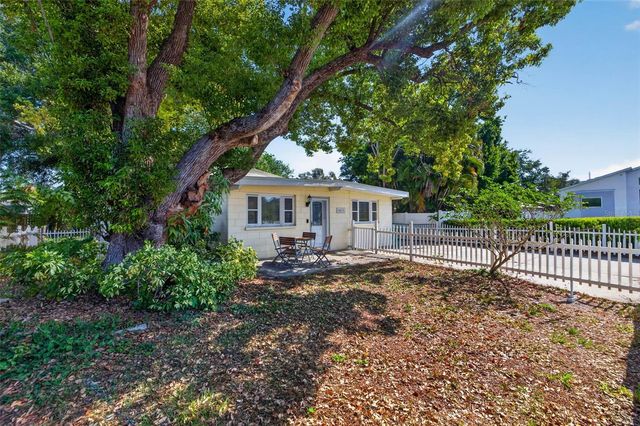 4413 W ROGERS AVENUE, Tampa, FL 33611