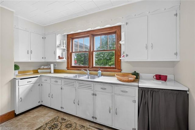 110 Cardinal Road, Madison, NC 27025