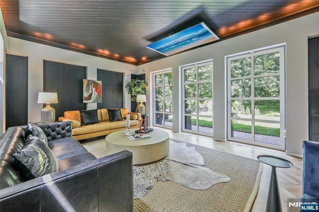 451 Mountain Avenue, Caldwell, NJ 07006