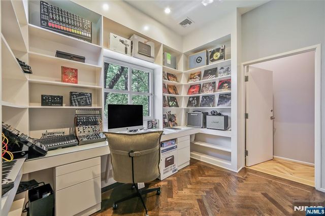 451 Mountain Avenue, Caldwell, NJ 07006
