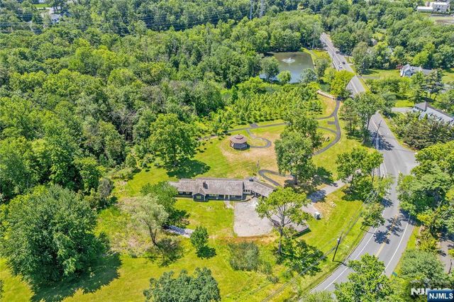 451 Mountain Avenue, Caldwell, NJ 07006