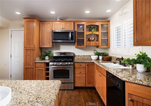 840 E Glendora Avenue, Orange, CA 92865