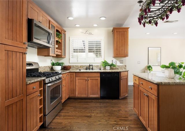 840 E Glendora Avenue, Orange, CA 92865