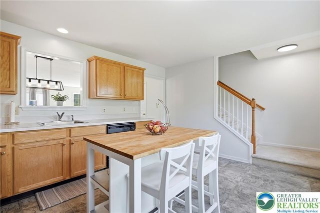 361 South Oak Street, Freemansburg Boro, PA 18017