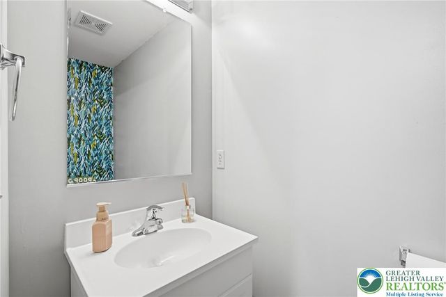 361 South Oak Street, Freemansburg Boro, PA 18017