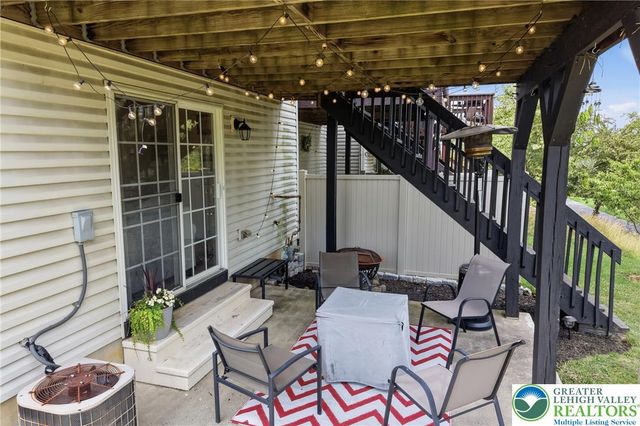 361 South Oak Street, Freemansburg Boro, PA 18017