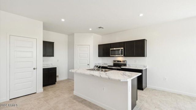 2850 W Sheppard Avenue, Apache Junction, AZ 85120