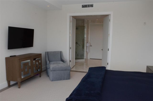 80 HENDRICKS Isle 302, Fort Lauderdale, FL 33301