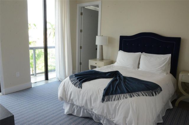80 HENDRICKS Isle 302, Fort Lauderdale, FL 33301