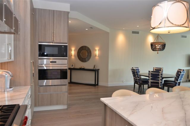 80 HENDRICKS Isle 302, Fort Lauderdale, FL 33301