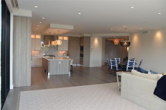 80 HENDRICKS Isle 302, Fort Lauderdale, FL 33301