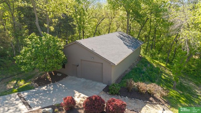 21085 Abbey Road, Council Bluffs, IA 51503