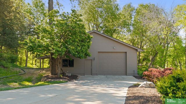 21085 Abbey Road, Council Bluffs, IA 51503