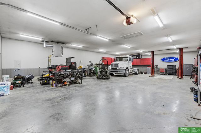 21085 Abbey Road, Council Bluffs, IA 51503