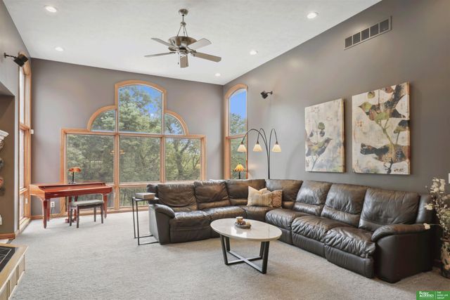 21085 Abbey Road, Council Bluffs, IA 51503