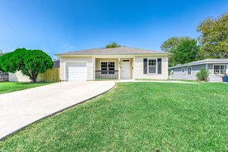 1530 1st Avenue N, Texas City, TX 77590