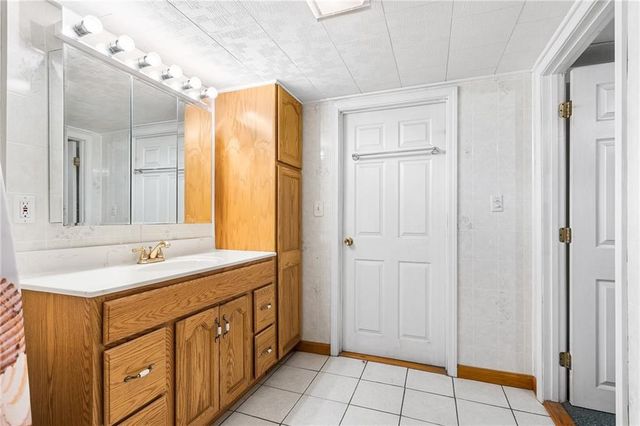 456 Elm Street, Warwick, RI 02888