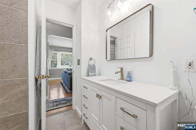138 Rafkind Road, Bloomingdale, NJ 07403