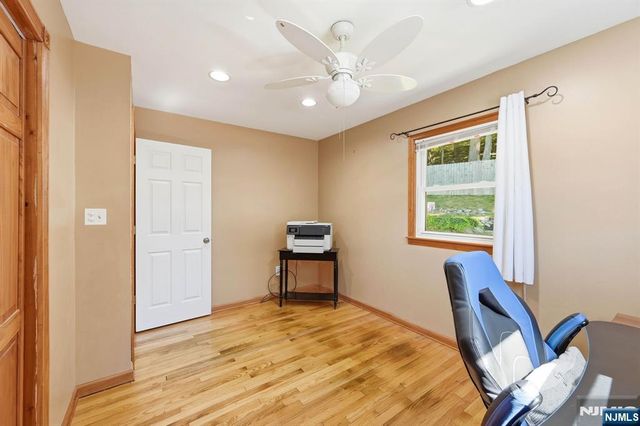 138 Rafkind Road, Bloomingdale, NJ 07403