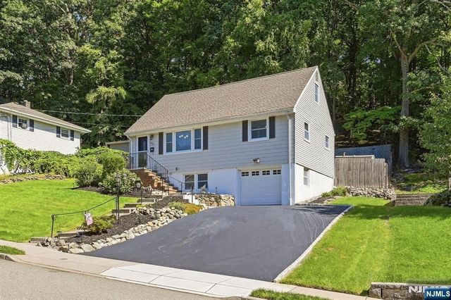 138 Rafkind Road, Bloomingdale, NJ 07403