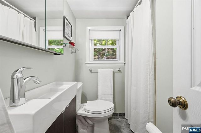 138 Rafkind Road, Bloomingdale, NJ 07403
