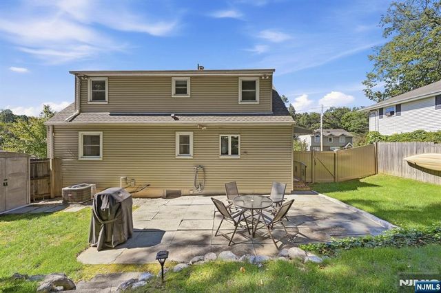 138 Rafkind Road, Bloomingdale, NJ 07403