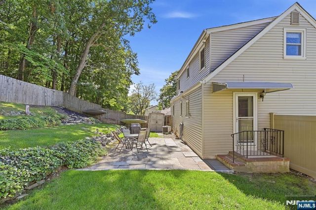 138 Rafkind Road, Bloomingdale, NJ 07403