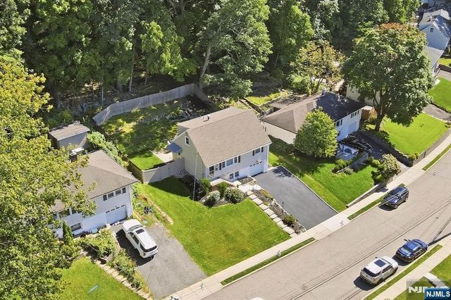 138 Rafkind Road, Bloomingdale, NJ 07403