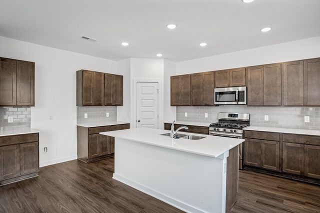 5063 Cothron Dr, White House, TN 37188