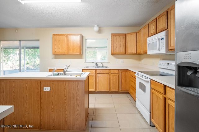 8190 FOXDALE Drive, Jacksonville, FL 32210